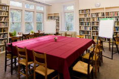 Table Room (board room style)