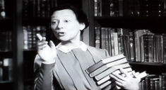 Hilda Plowright in "The Philadelphia Story" (1940)