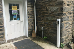 Waysmeet entrance with push-button door opener